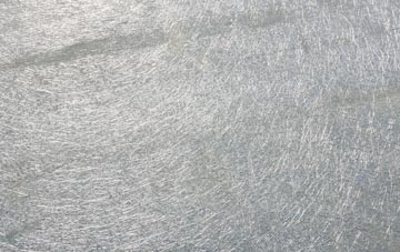 Fionnsabhagh laminate fibreglass or shingles?